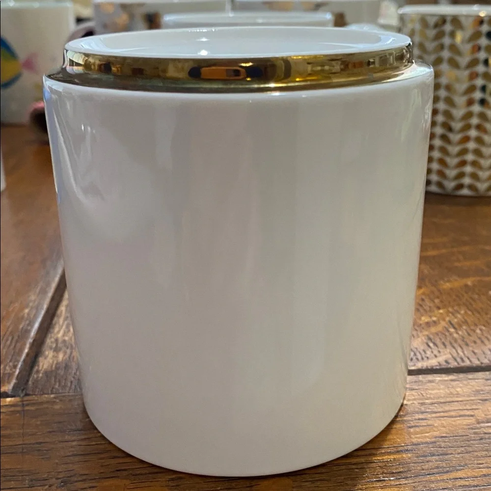 Williams Sonoma “S” Mug in Gold on White Porcelain. Unused Condition. Large Mug